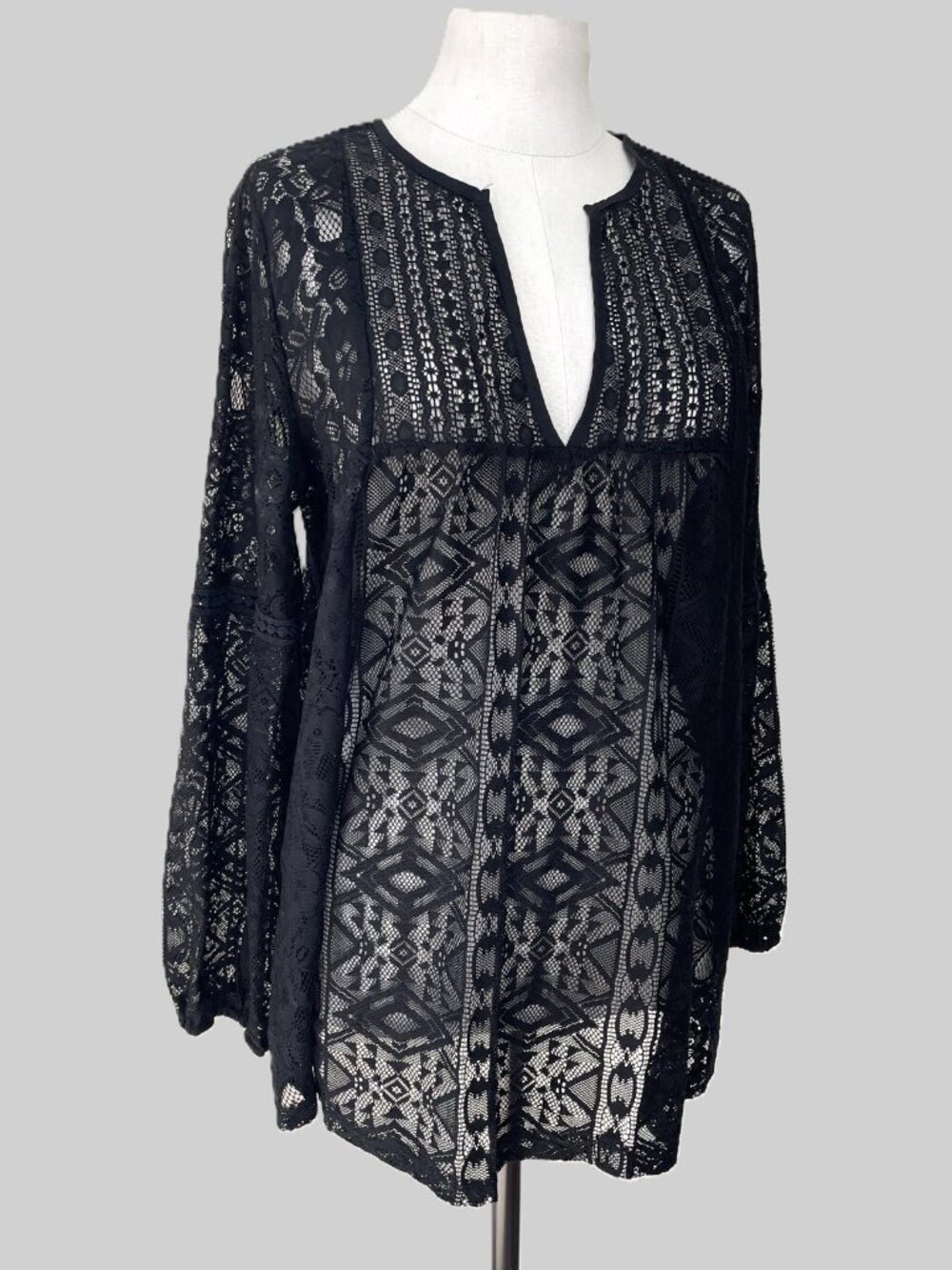 Xhilaration Black Floral Lace Top (L)